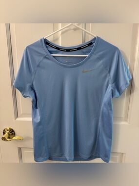 Nike Running Dri-Fit Shirt 💙